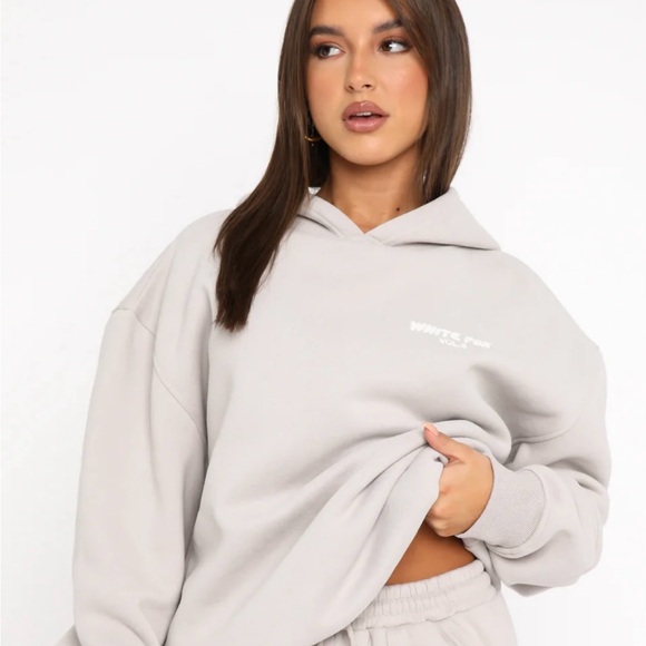 New White Fox Matching Beige Set🤍 - Picture 2 of 4